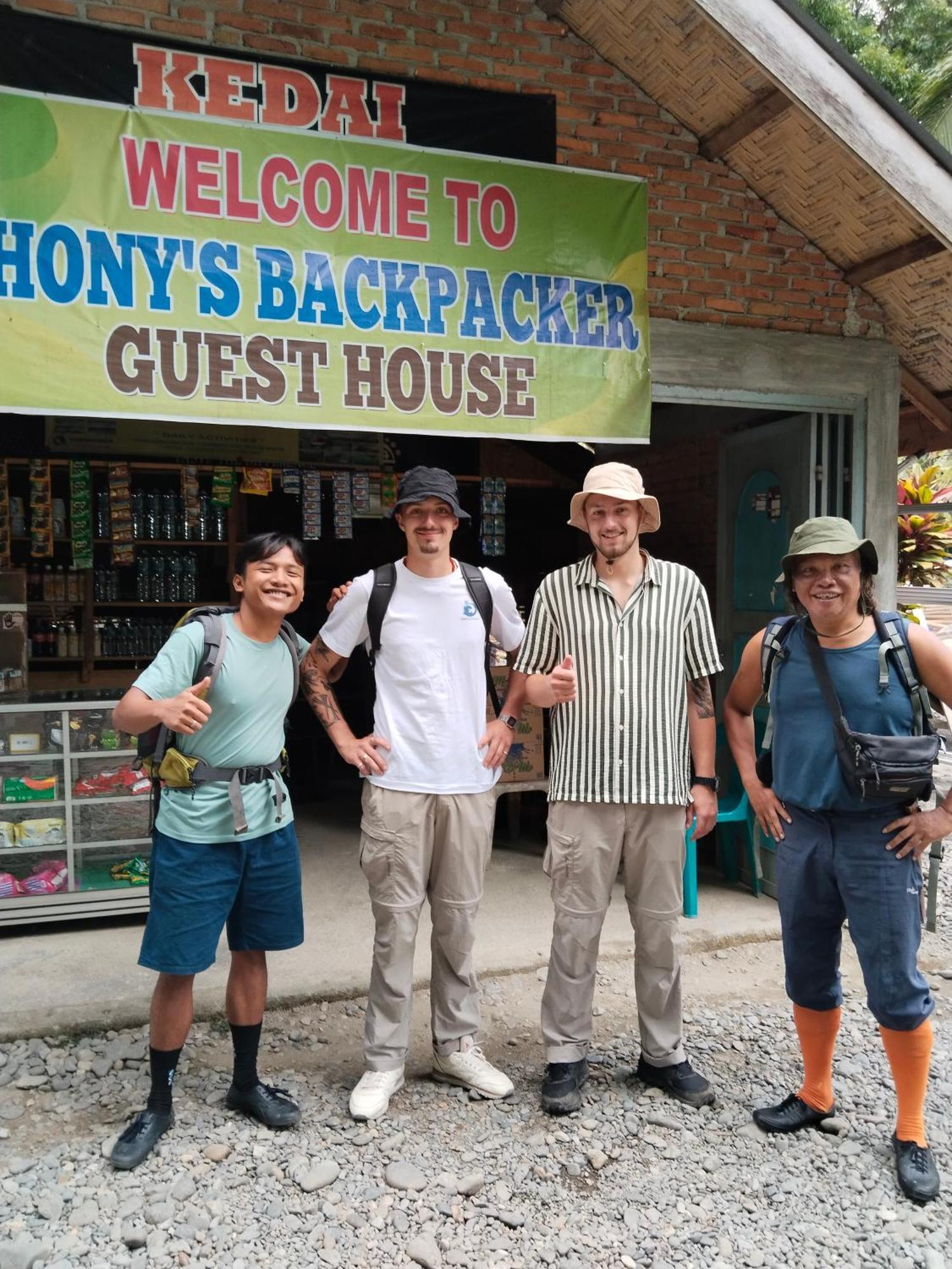 Jhony'S Backpacker-Guest House Only Stay Here Book Treking With Us بوكيت لاوانج المظهر الخارجي الصورة