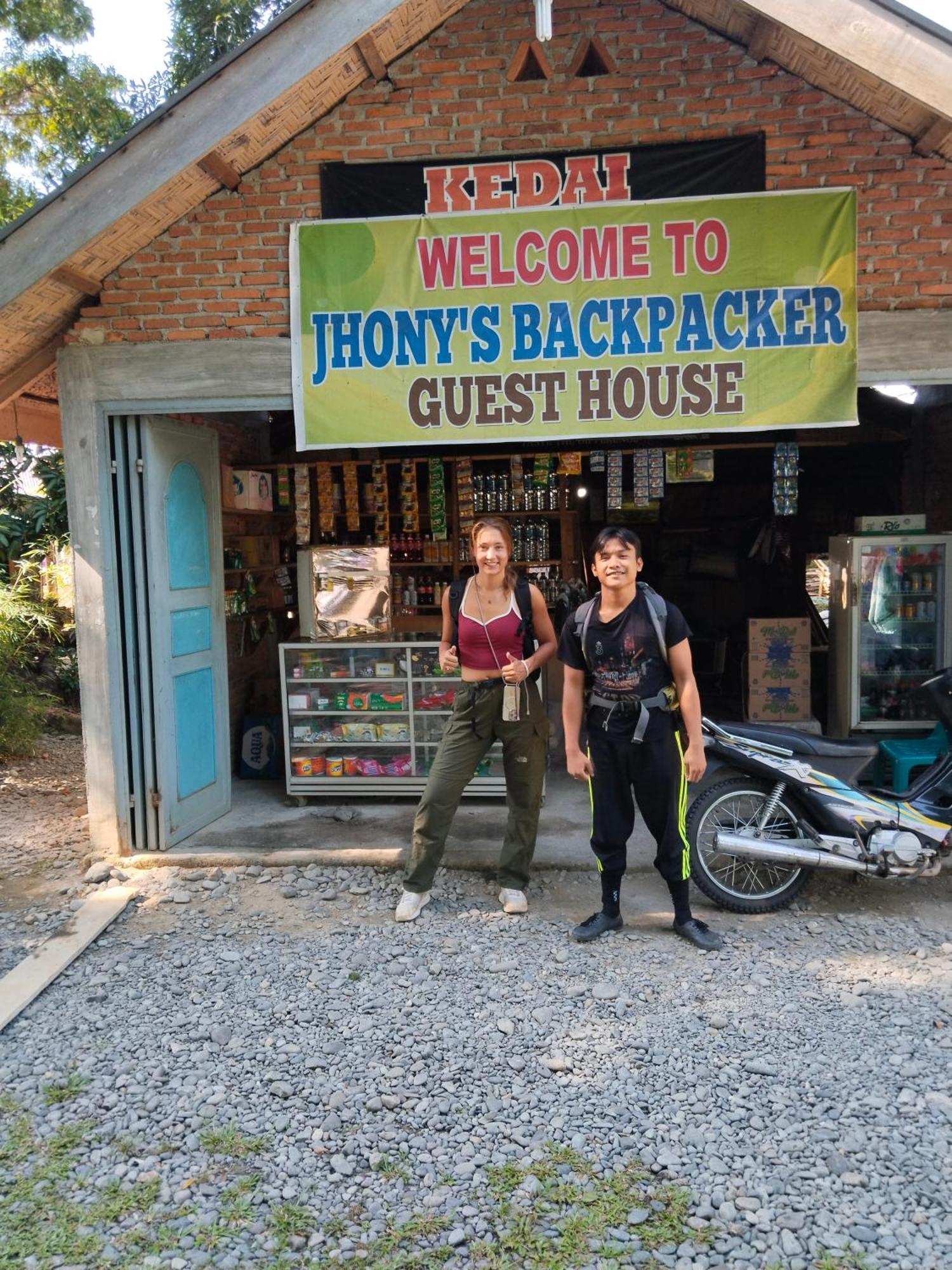 Jhony'S Backpacker-Guest House Only Stay Here Book Treking With Us بوكيت لاوانج المظهر الخارجي الصورة
